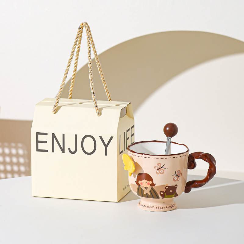 Retro encantadora chica taza de cerámica de alto valor de visualización de oficina casa taza de agua taza de café mano regalo de cumpleaños al por mayor