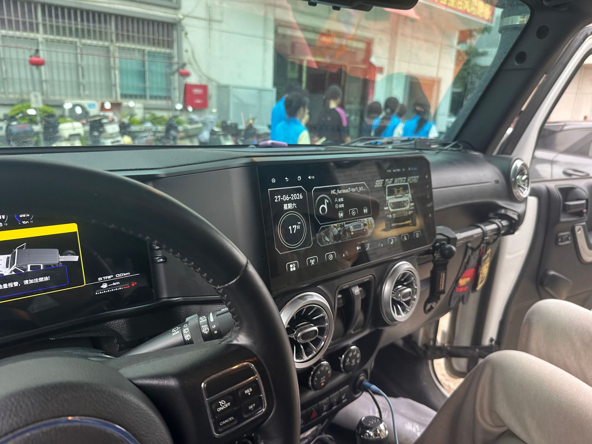 Cross-border applicable to Jeep Wrangler dual-screen models 10-17 24inch Android smart car navigation all-in-one device