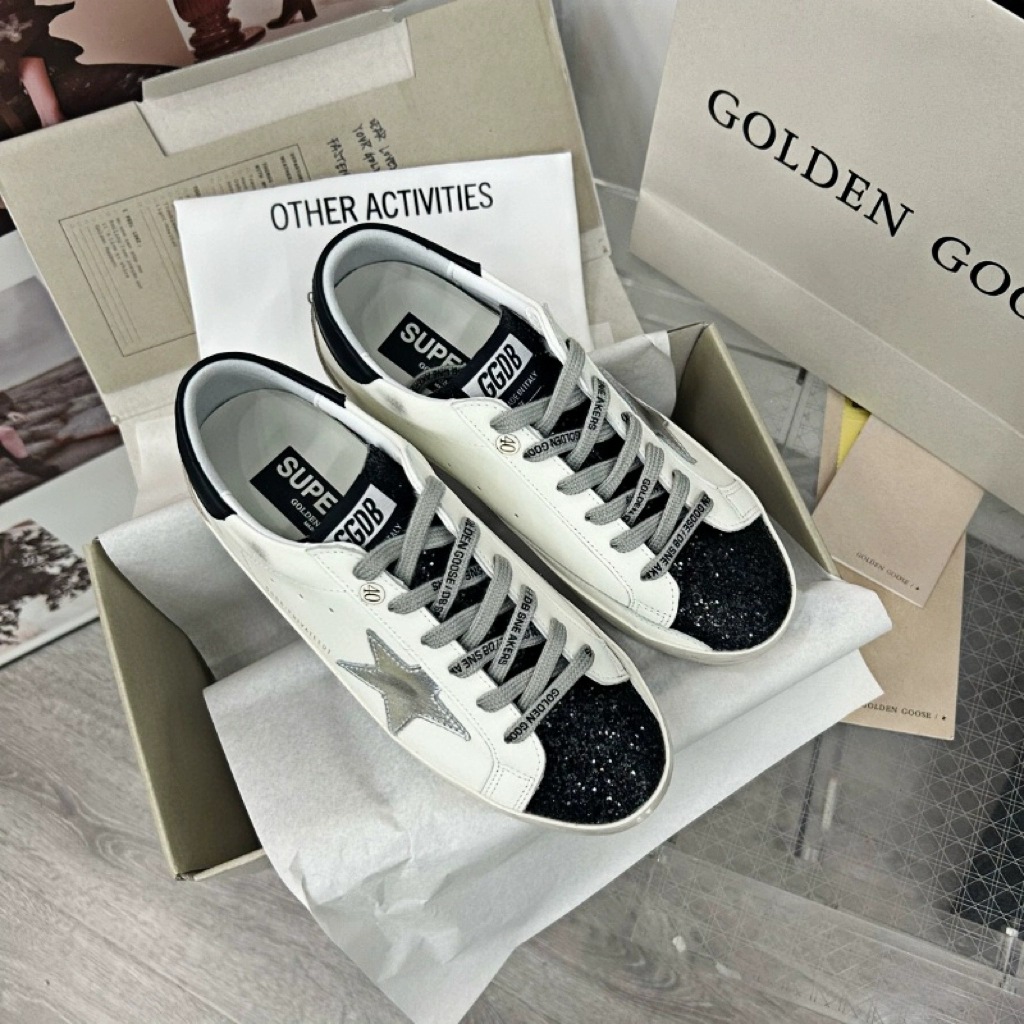 Versión mejorada de Corea del Sur GG Star Zapatos sucios de cola negra Zapatos sucios pequeños Zapatos de tabla viejos de cola plateada para mujer Zapatos casuales de aumento para hombres