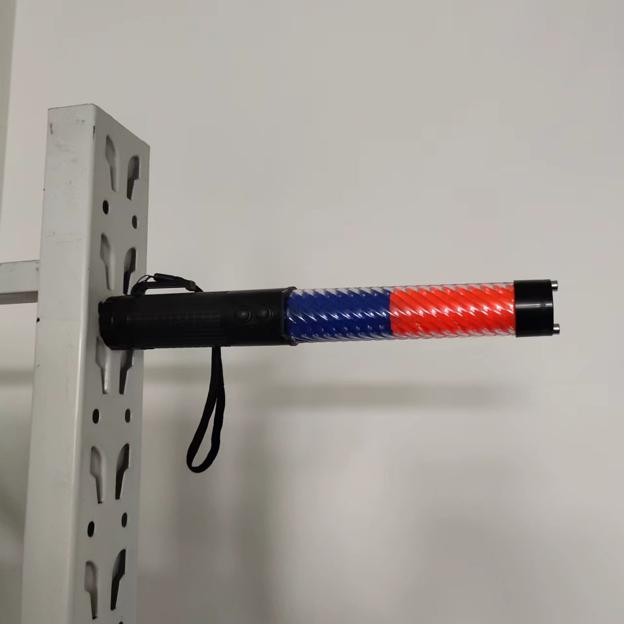 红蓝双色充电交通指挥棒