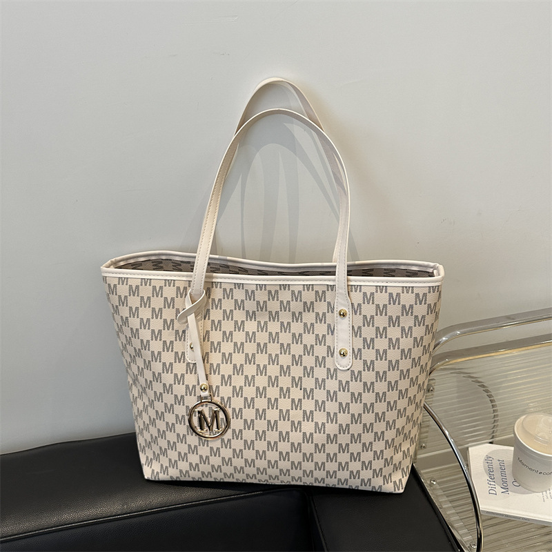 Bolsa Tote para mujeres 2024 nueva bolsa de viaje de gran capacidad otoño y invierno sensación relajada impresión universitaria bolsa de hombro