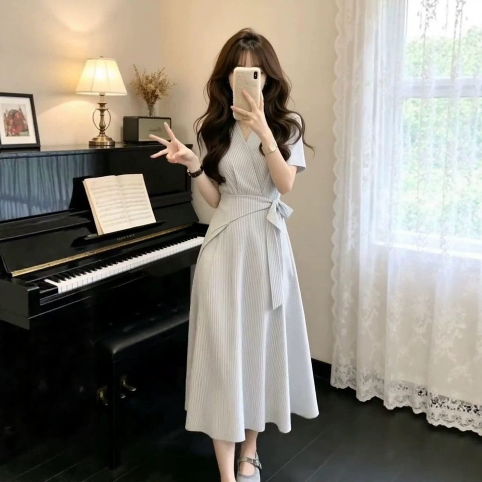Đầm sơ mi kẻ sọc cổ chữ V tay ngắn chiết eo tôn dáng — Váy sọc (chất lượng cao)