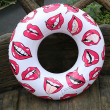 满版印刷红唇图案泳圈PVC充气游泳圈PVC充气户外戏水浮圈划水圈