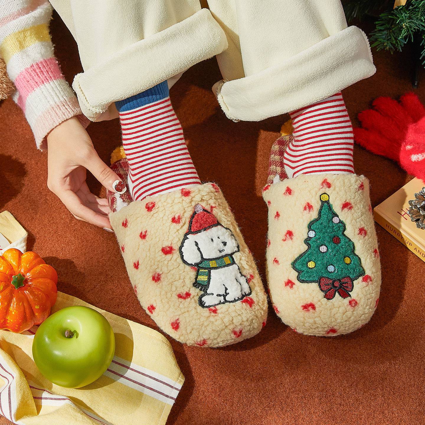 Amor de las hormigas de invierno nuevo dibujos animados lindo perro lindo interesante árbol de Navidad peluche pareja zapatillas de algodón para hombres y mujeres