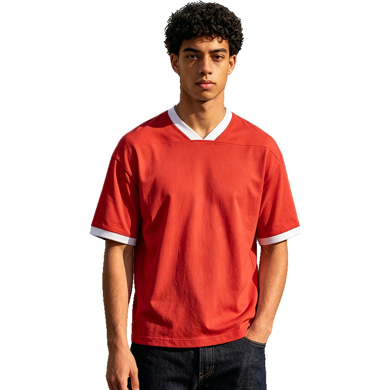 2026 marcas de marea de verano corto de cuello en V camiseta de hombre de manga corta de color juvenil bordado de algodón casual de hombre