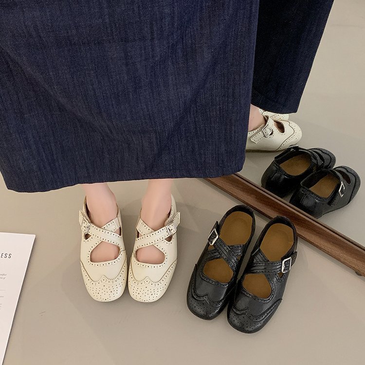Veloc Velcro Retro Zapatos Marizhen mujer 2026 primavera y verano nuevo hueco tallado correa cruzada zapatos de sola sola plana explosión