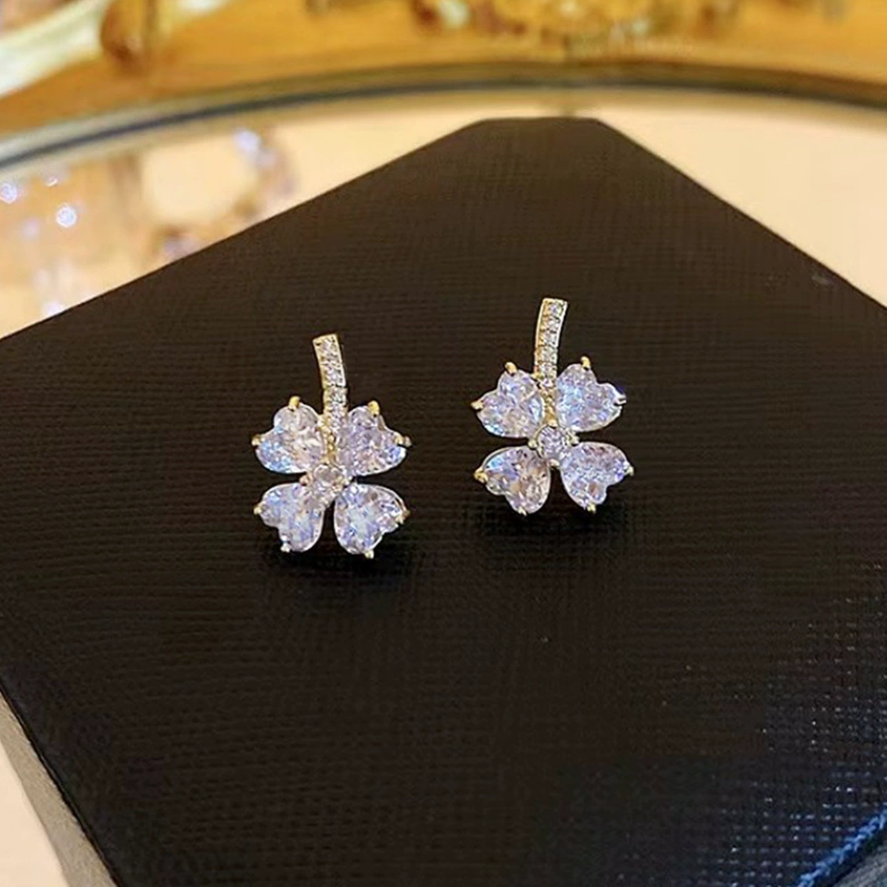 Серебряные серьги 925 пробы, жемчужные вставки, легкая роскошь европейский стиль, легкие
