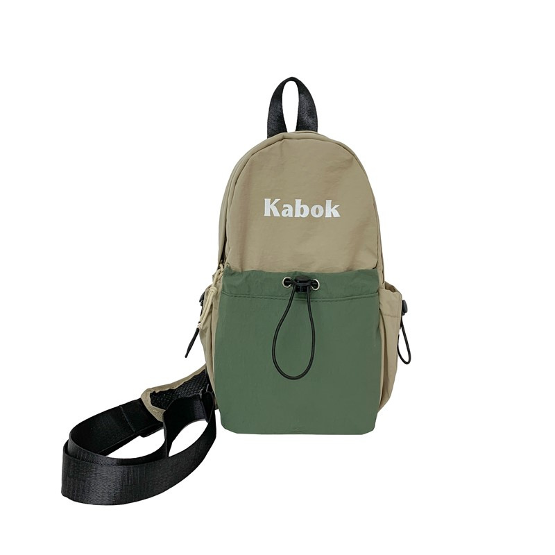 Nuevo bolso de pecho de pareja de moda para hombres y mujeres, bolso de hombro antisalpicaduras de color de contraste simple, bolso de mensajero fresco pequeño casual