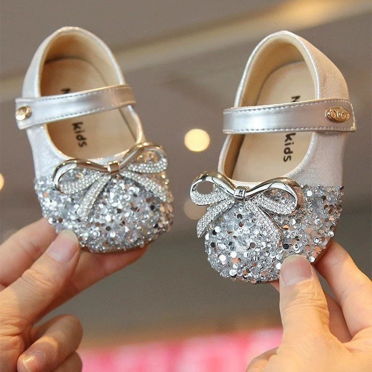 Обувь для маленьких девочек, весенне-летняя новая стильная обувь для девочек, дышащая мягкая подошва, маленькие кожаные туфли, обувь для малышей, туфли с кристаллами для маленьких девочек, туфли принцессы