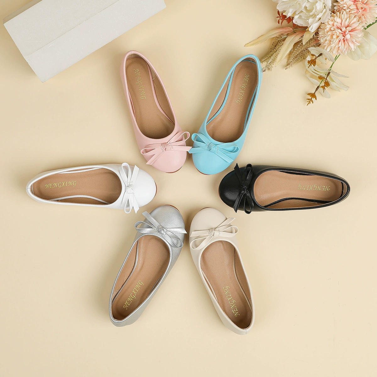 Однотонная обувь для девочек Одна нога принцессы весной и осенью