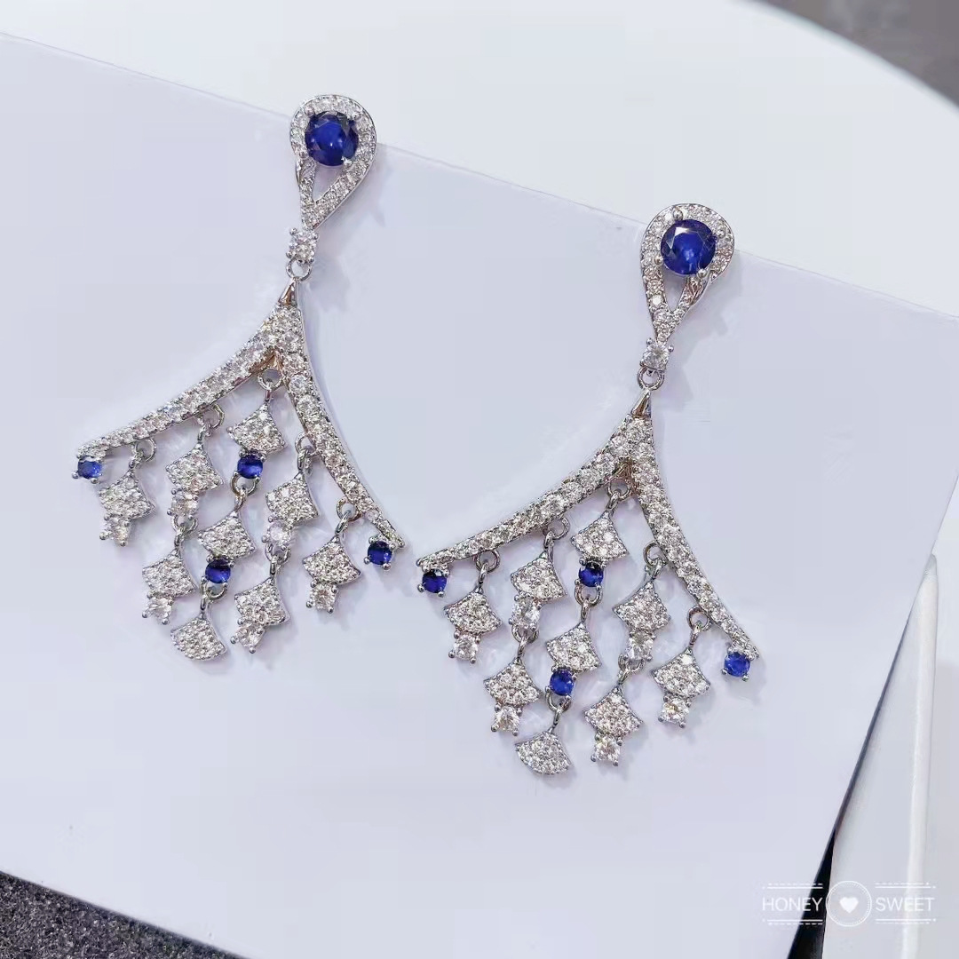 Long retro earrings with tassels