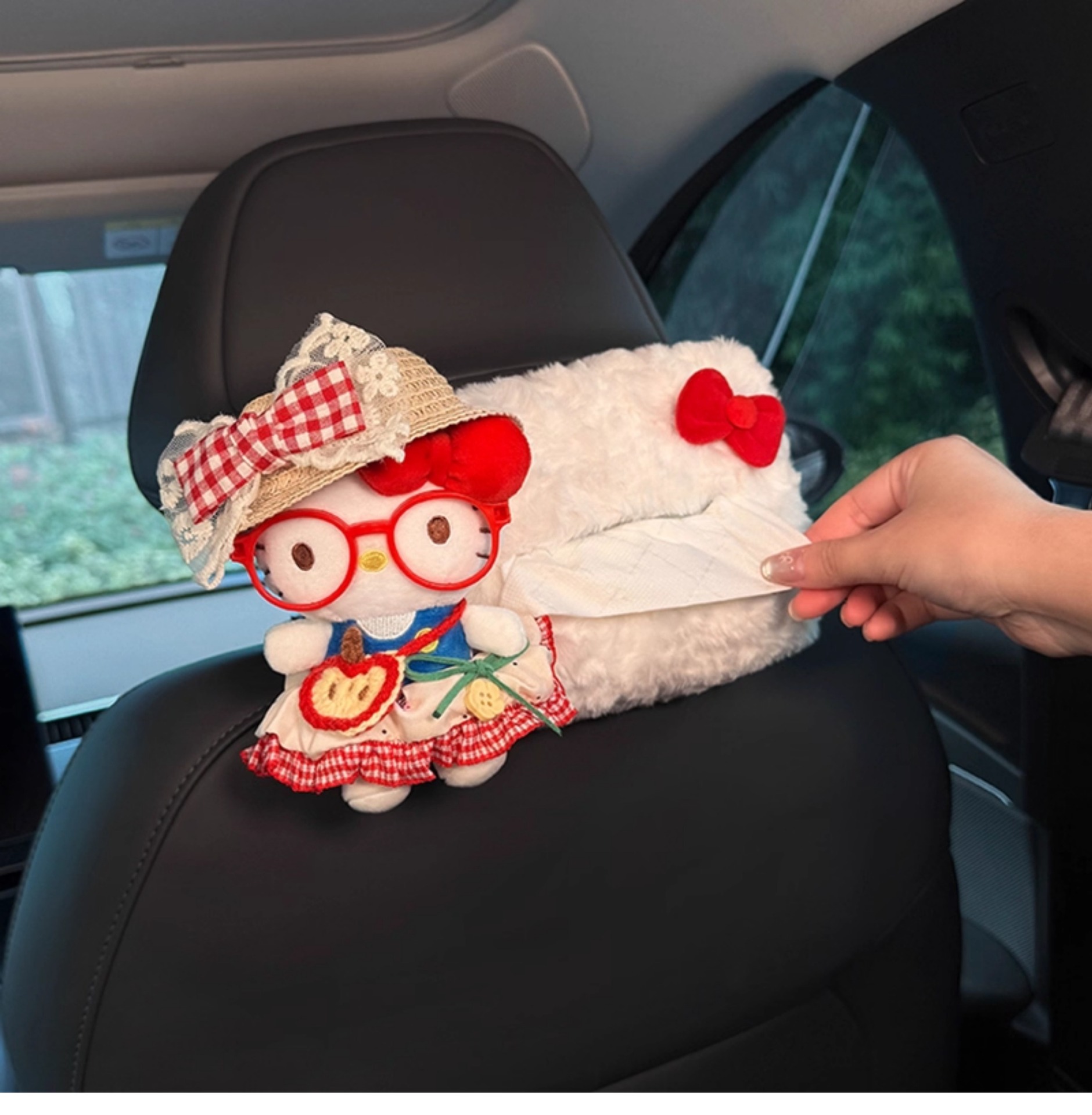 Car Tissue Box, 2026 New Model, Hanging Type for Car Rear Headrest, High-End Style, Popular among Influencers