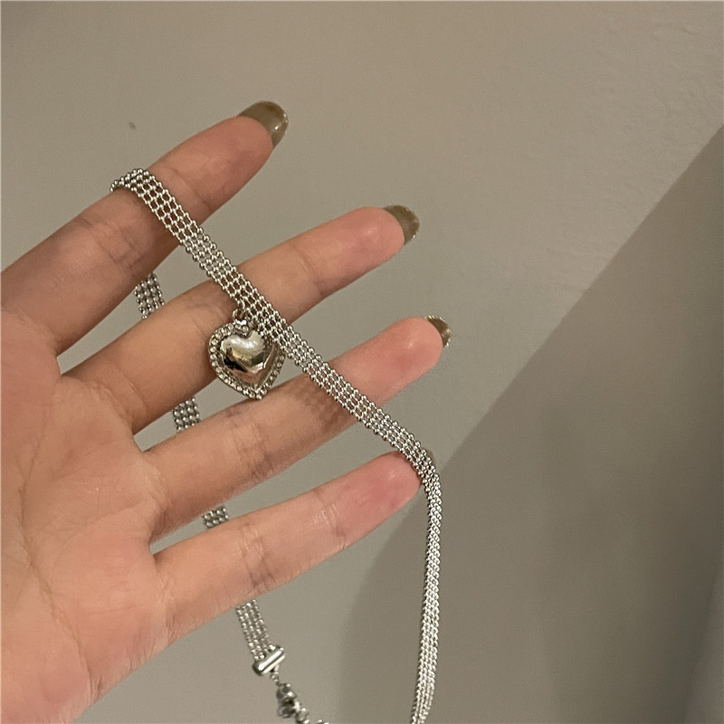 Japonais Et Coréen Conception Sens Même Style Comme Yang Chaoyue Doux Style Cool Coeur Forme Avec Diamant Clavicule Chaîne Féminine Ins Personnalité Simple Collier De Mode display picture 6