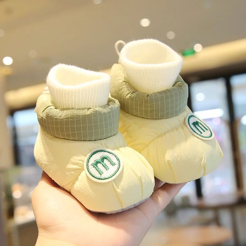 Winter Baby Shoes 0 to 1 Year Old Male and Female Baby Soft Sole Toddler 3-6-9 Months Fleece-Lined Anti-Slip Newborn Foot Covers