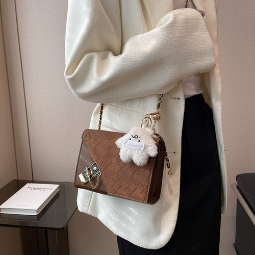 This year's popular small bags for women in autumn and winter  new fashion versatile crossbody bag texture retro chain small square bag