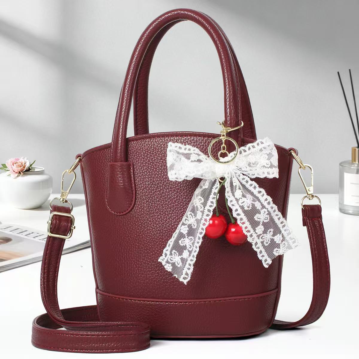 Cestas de verduras casuales simples bolsos de mano bolsas de cubo de viaje de moda colgante universal bolsas de hombro transfronterizas
