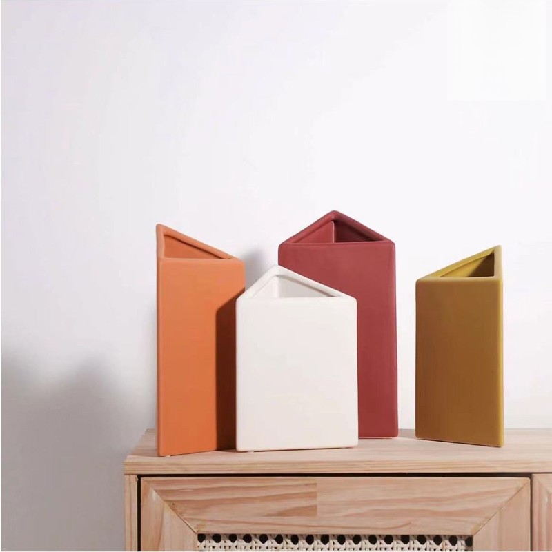 Nórdico simple creativo triángulo florero artesanía de cerámica decoración hogar Sala arreglo floral pasillo decoración suave