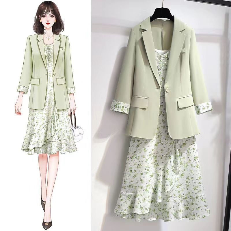 2026 Early Autumn New Stylish Patchwork Blazer Floral Suspender Skirt Fashionable Loose Two-Piece Suit for Women 2026 Early Autumn New Stylish Patchwork Blazer Floral Suspender Skirt Fashionable Loose Two-Piece Suit for Women