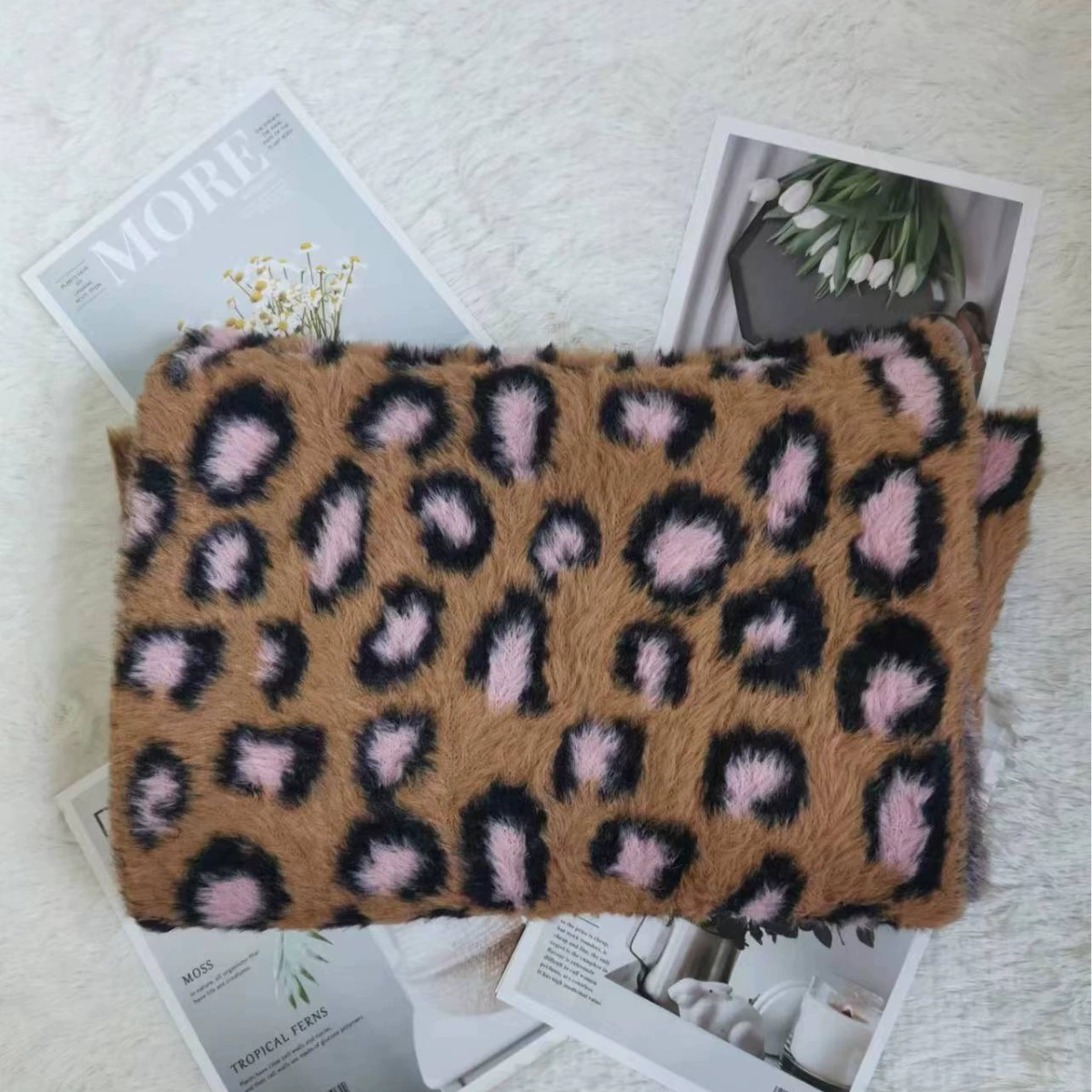 2023 Новый европейский и американский Леопардовый нейлоновый женский шарф, двусторонний Универсальный теплый шарф с улучшенной Защитой шеи на флисовой подкладке, устойчивый к холоду