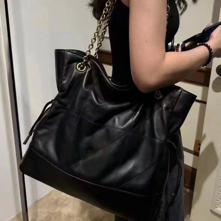 Influenceur de Instagram cu același temperament, geantă de umăr din piele moale cu lanț cu diamante, mărimea mare, pentru timpul liber, pentru naveta_voghion.com