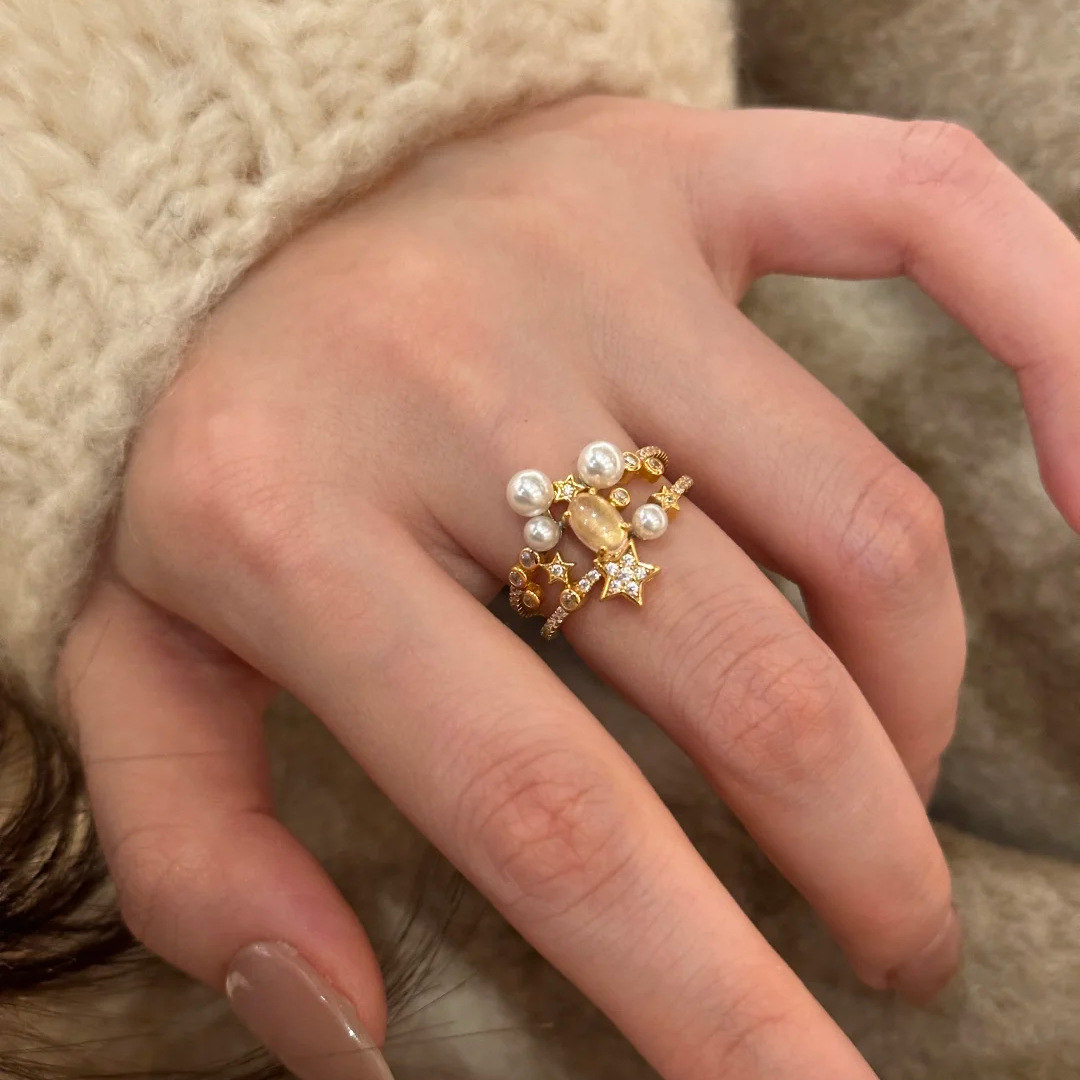 여성을위한 세련된 빛 럭셔리 절묘한 스타 진주 반지 프랑스 복고풍 하이 엔드 틈새 디자인 갤럭시 밝은 반지