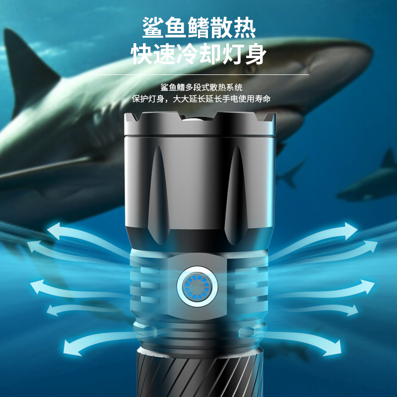 Procesamiento de linterna Enfocado telescópico al aire libre personalizado Linterna de luz fuerte impermeable Linterna de condensador de largo alcance LED recargable