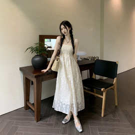 大码女装微胖MM甜美淑女名媛风夏季仙女裙绣花褶皱打揽吊带连衣裙