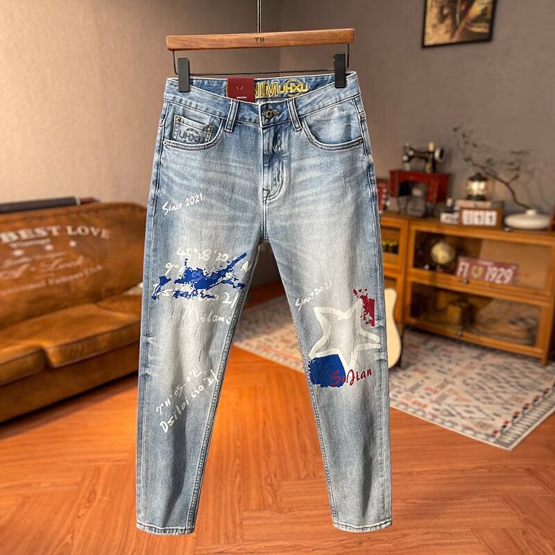 Trendy American High Street Versatile Slim-Fit Designer Washed Jeans for Men with Unique Design and High-End Print