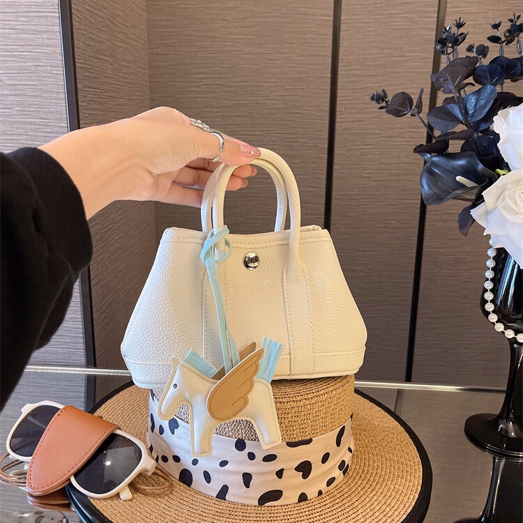 Niche Designer Garden Bag for Women 2025 New Fashion Versatile Shoulder Crossbody Bag Light Luxury Niche Bag