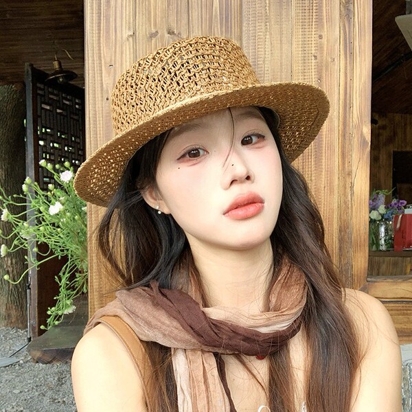 Woven summer retro beach sun hat solar-powered
