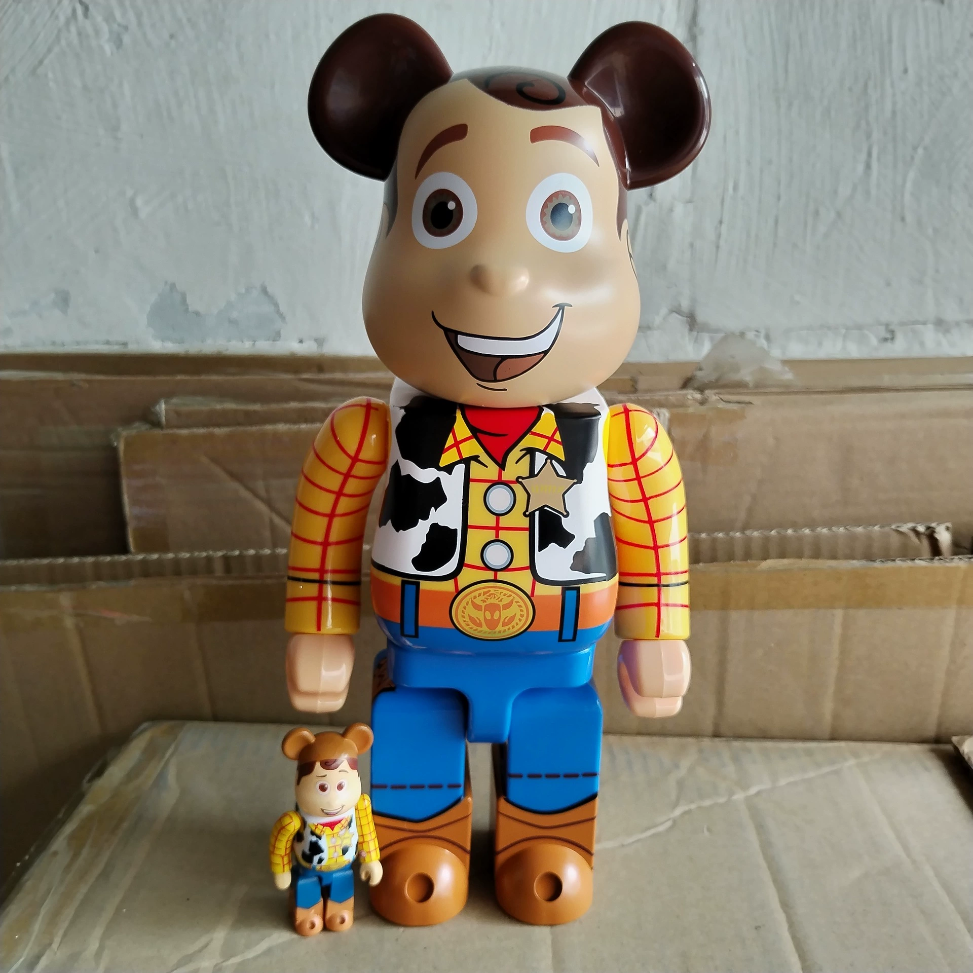 Медвежонок Bearbrick насильственный медведь световая года ведро медведь звезда пустая вода рябь странный набор цветной коробка 400+100 сустав звук