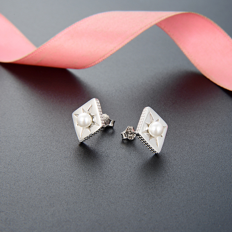 Regalo para novias accesorios populares estilo japonés y coreano s925 pendientes de perlas de plata transfronterizos Pendientes de moda en forma de diamante para mujer