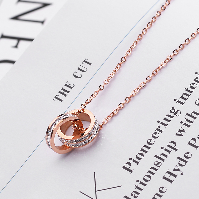 日韩新款钛钢满钻玫瑰金双环项链女简约超闪两层钻锁骨链吊坠批发