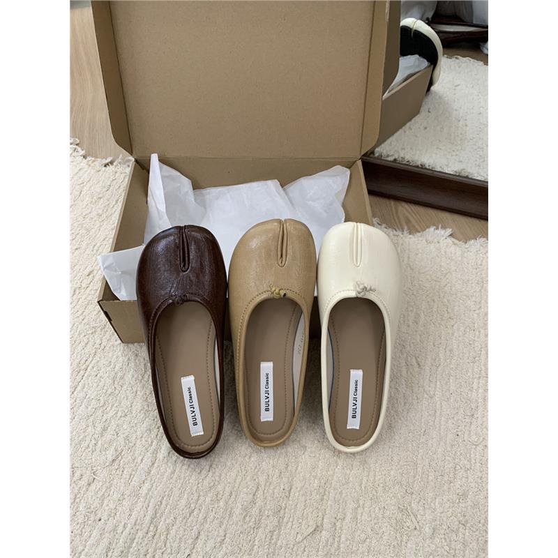 Exclusive retro Tabi flat