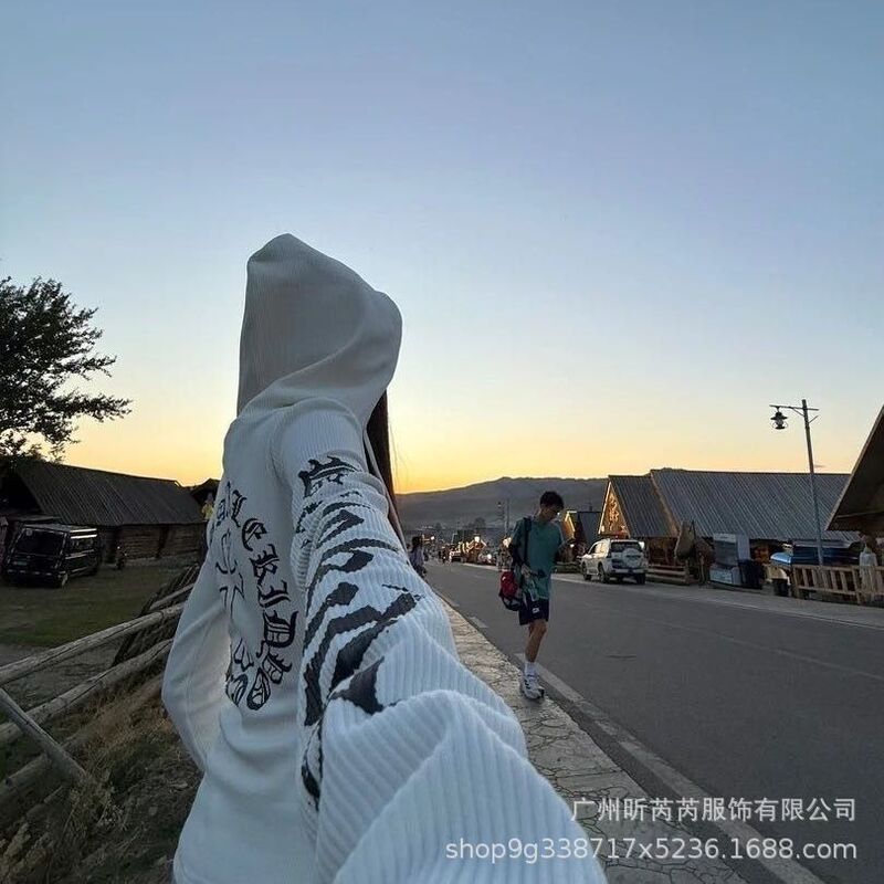 American Retro High Street Gothic Style Hooded Sweatshirt for Women Autum 2025 New Slim Waist Zipper Cardigan Jacket American Retro High Street Gothic Style Hooded Sweatshirt for Women Autum 2025 New Slim Waist Zipper Cardigan Jacket