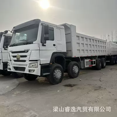 Exported Sinotruk Howo Dump Truck with Eight Rear Wheels, 6X4 Dump Truck for Transporting Gravel, Howo Rear-Dump