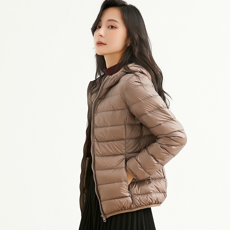 Women's Lightweight Short down Jacket with Hood, 2025 Winter New Style, 90% White Duck Down, Warm, Ultra-Light and Portable Coat for Women