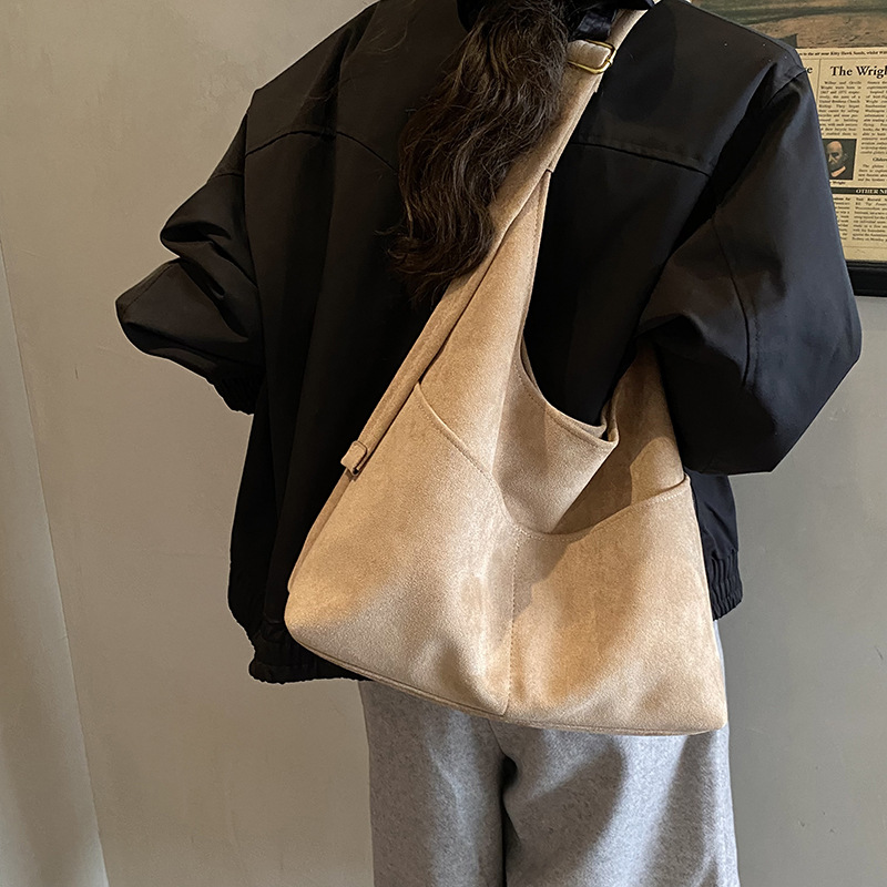 Transfronterizo 2025 otoño y invierno nueva gran capacidad de viaje brazo bolso de mujer retro terneto bolso de hombro de alta calidad