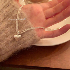 二重の線引きの愛のペンダントのネックレスの女性の高級感の軽さの小さい衆の首の鎖は精巧に鎖の鎖の毛の鎖に似合います。
