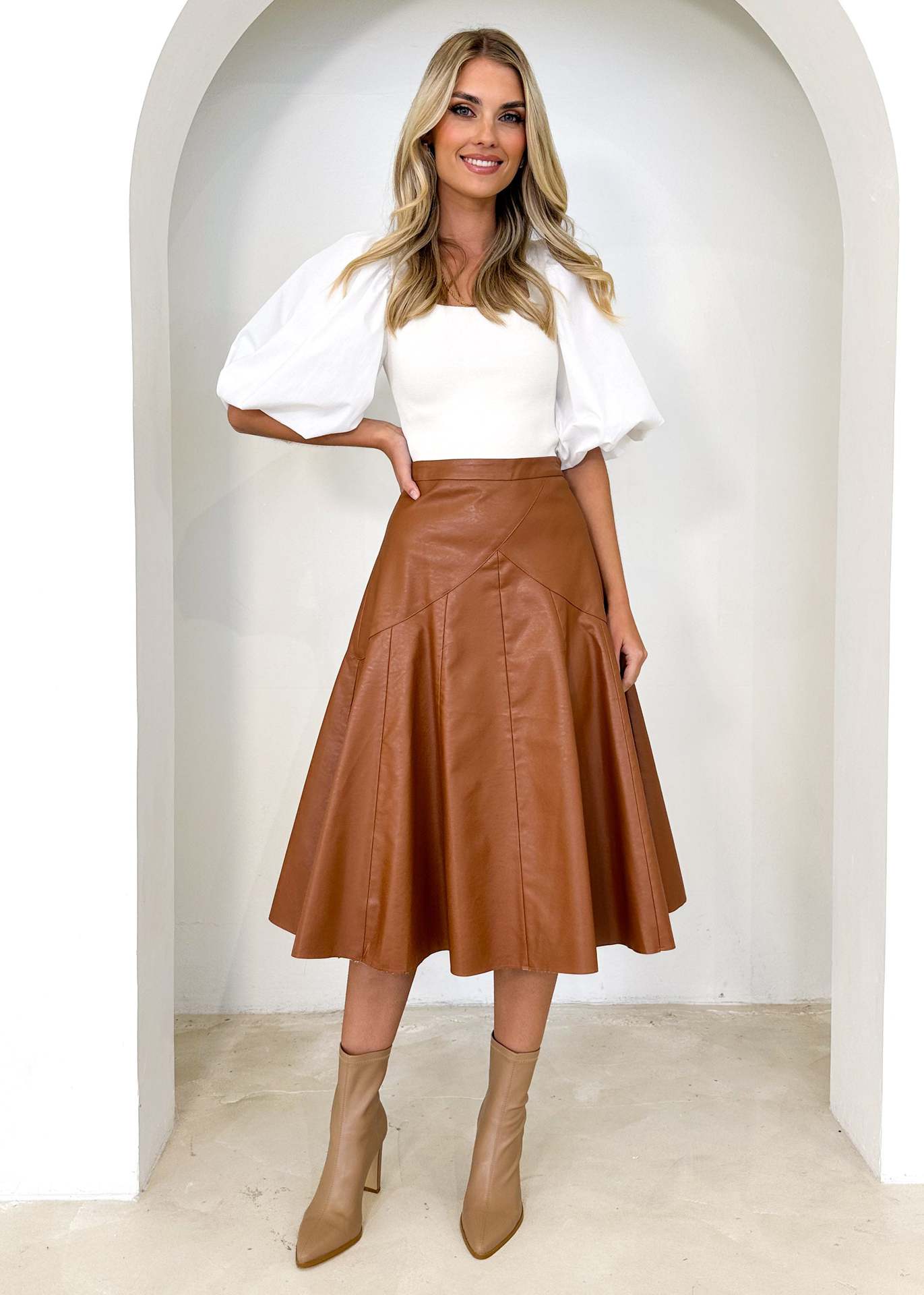 New European and American Style High Waisted Mid Length Pleated Skirt for Women in Spring 2024_voghion.com