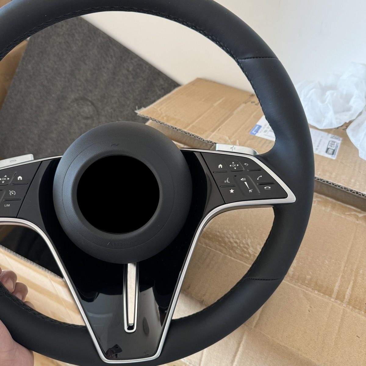 Suitable for Upgrading and Modifying the Old Models of Mercedes-Benz E-Class, C-Class, S-Class, and A-Class to the New Butterfly Maybach Steering Wheel