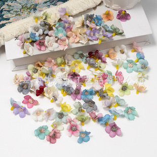 New Flower 2cm Multi-Color Daisy Flower Head Mini Silk Flower Artificial Garland Clip Accessories Home Wedding Decoration