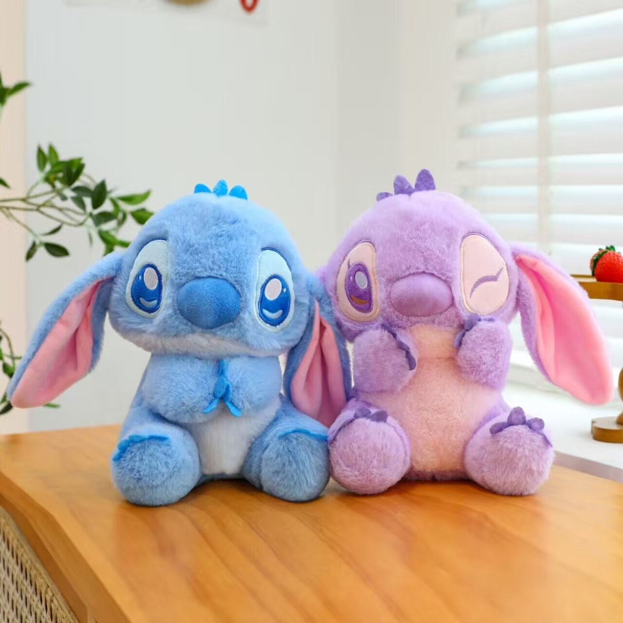 Pareja tomados de la mano Stitch / (Color aleatorio, precio único) 5 piezas