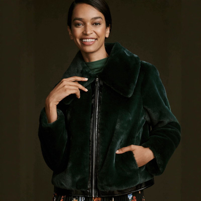 Light Luxury European and American Style Faux Fox Fur Short Jacket with Large Lapel, Thickened and Warm Plush Coat