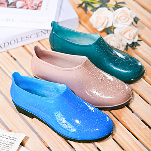 Fashion Rain Boots for Men and Women, Short-Tube Water Shoes, Non-Slip and Waterproof, Couple Fishing Rain Boots, Takeaway Car Wash, Kitchen Plus Cotton Rubber Shoes