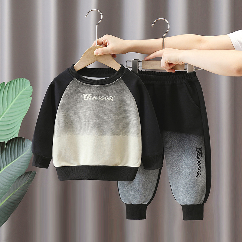 6117 Traje de otoño para niños 2025 nuevo estilo estilo occidental suéter de bebé niño primavera y otoño degradado traje de dos piezas marea