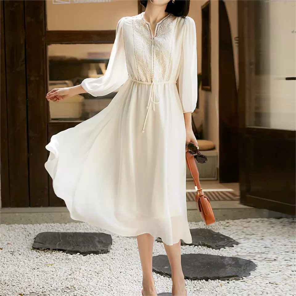 Шифоновое платье 2024 весна и осень новый высокий смысл вышивки темперамент свободный тонкий живот длинная юбка путешествия юбка