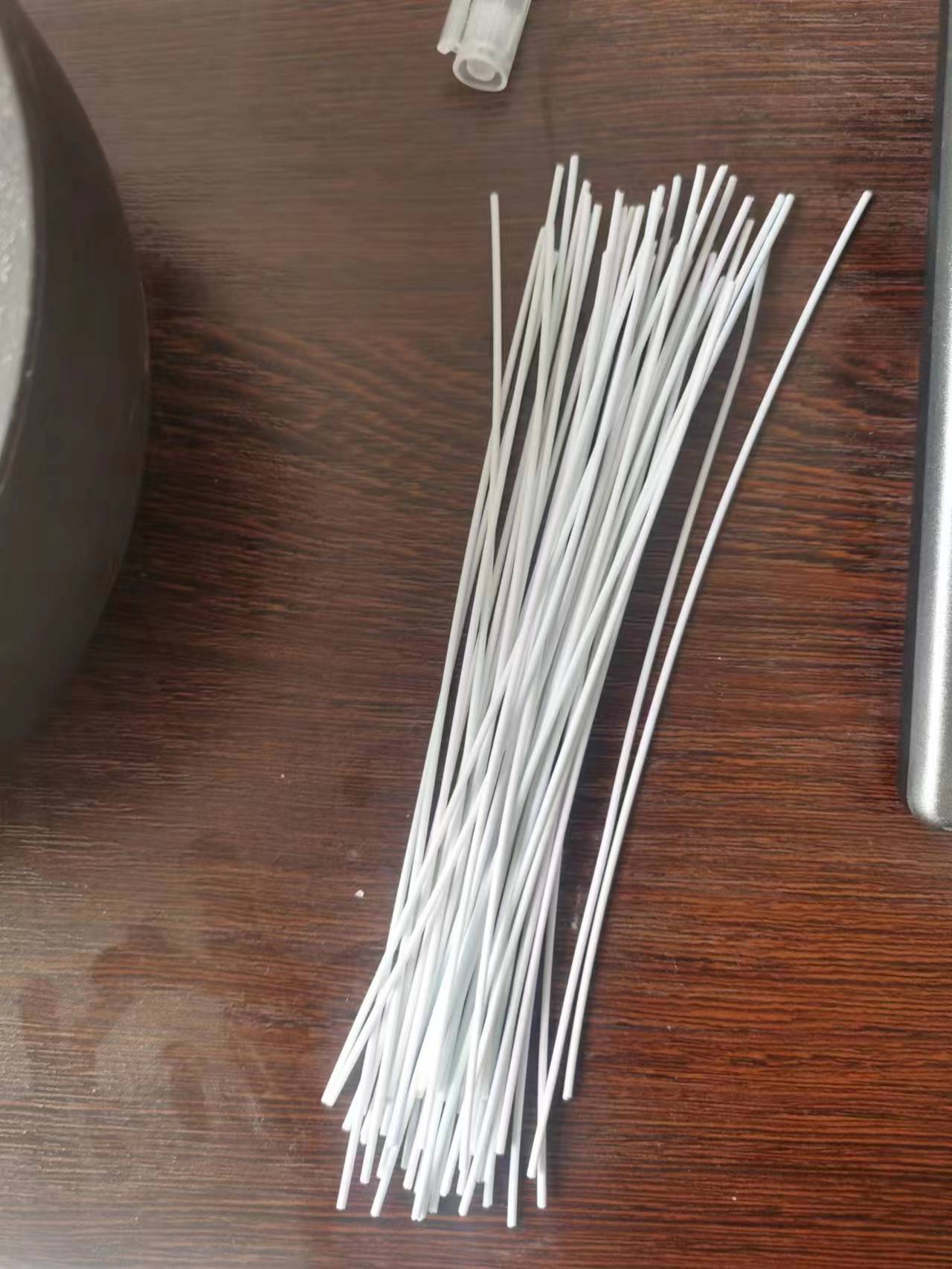 길이 15cm의 흰색 플라스틱 코팅 타이 와이어 40개