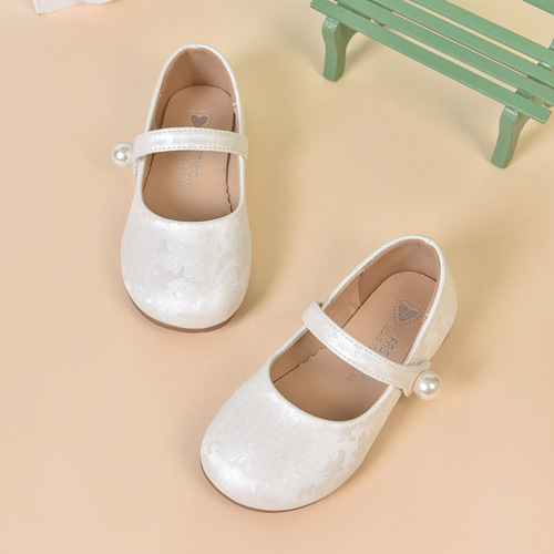 Ladycup Hanfu-style Soft-soled Children's Shoes Autumn New Design for Little Girls, featuring traditional patterns and a classic look.
