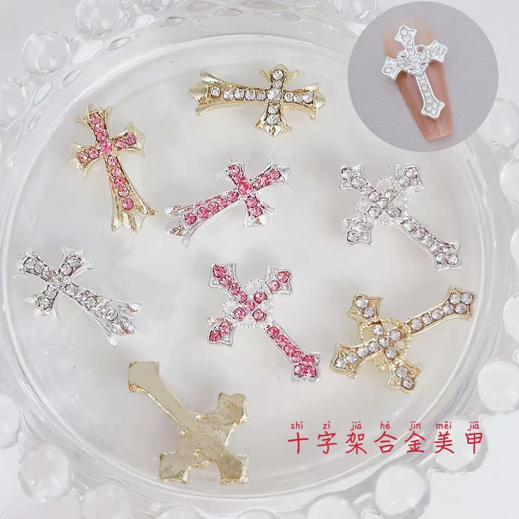 국경 새로운 네일 아트 합금 큰 사랑 크로스 보석 간단한 3 차원 컬러 다이아몬드 네일 다이아몬드 액세서리 도매